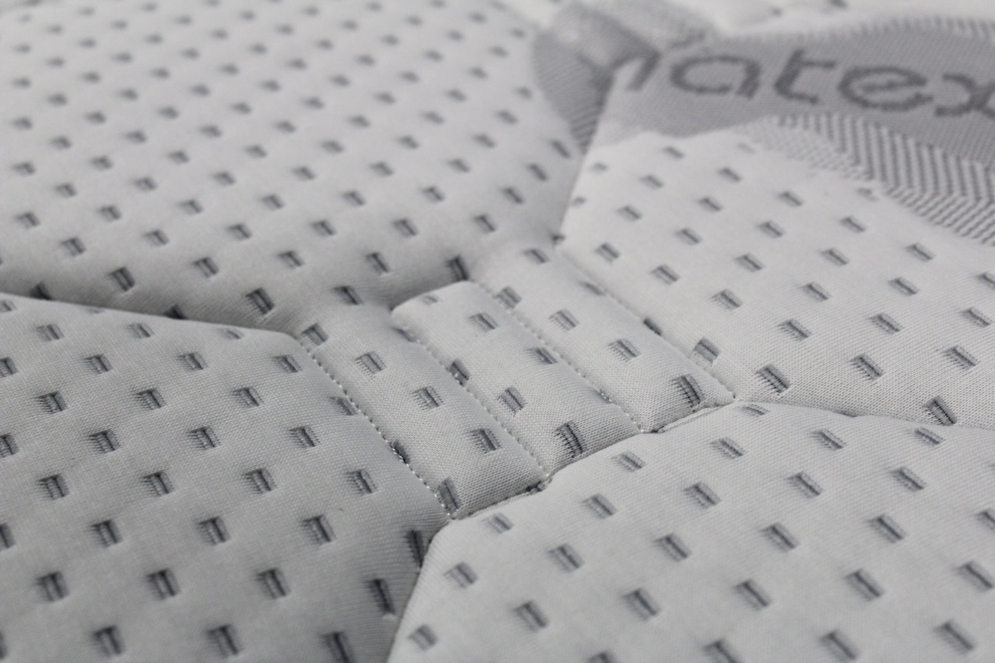 Majestic 1200 Latex Mattress Memory Foam and Latex