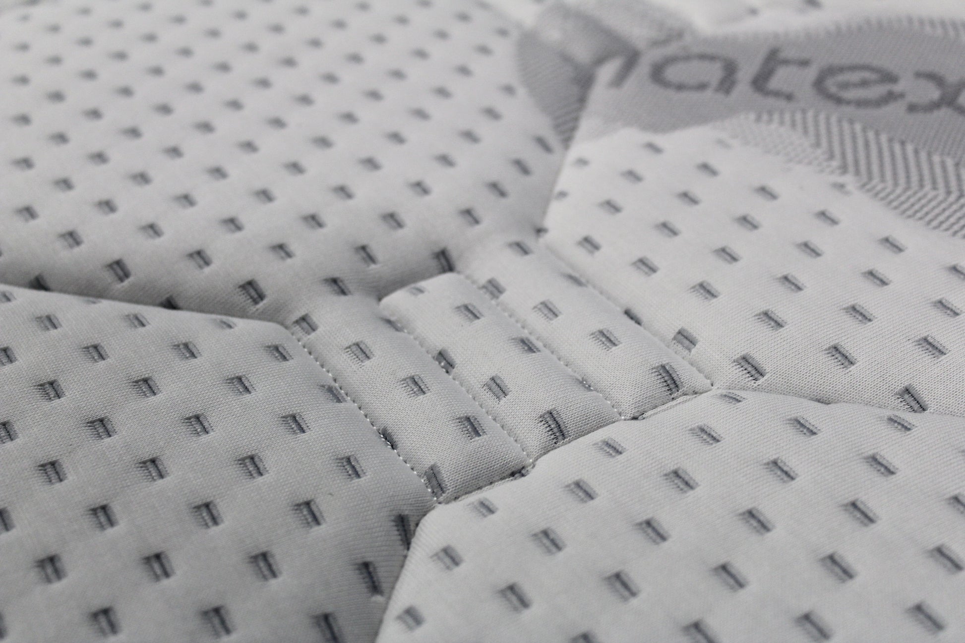 Majestic 1200 Latex Mattress Memory Foam and Latex