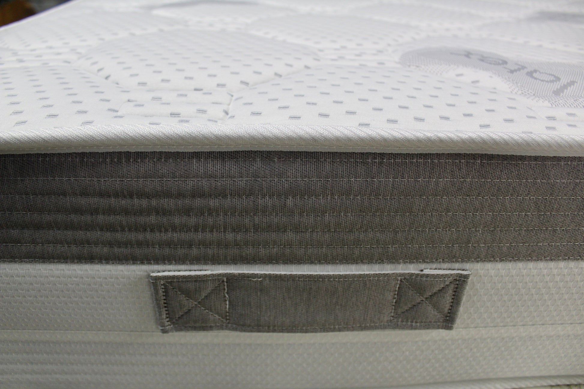 Majestic 1200 Latex Mattress Memory Foam and Latex