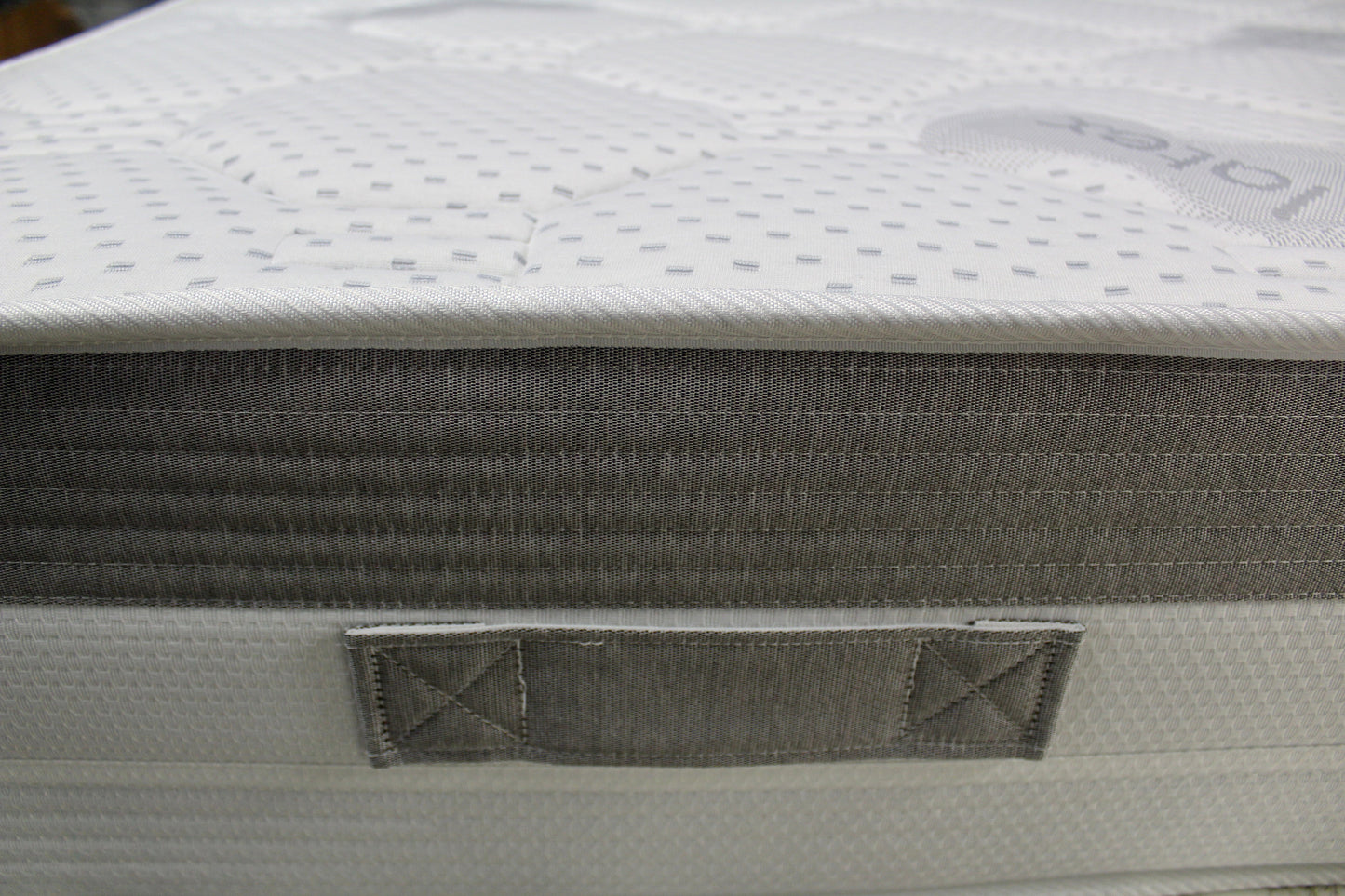 Majestic 1200 Latex Mattress Memory Foam and Latex 